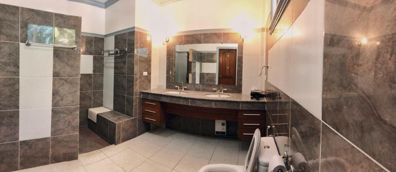 C气泡潜水度假村 C Bubble Diving Resort Dumaguete City Extérieur photo